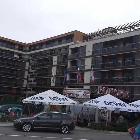 아파트 Апартаменти В Поморие Комплекс На Първа Линия Плаж