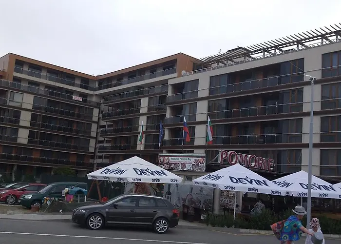 Apartman Апартаменти В Поморие Комплекс На Първа Линия Плаж